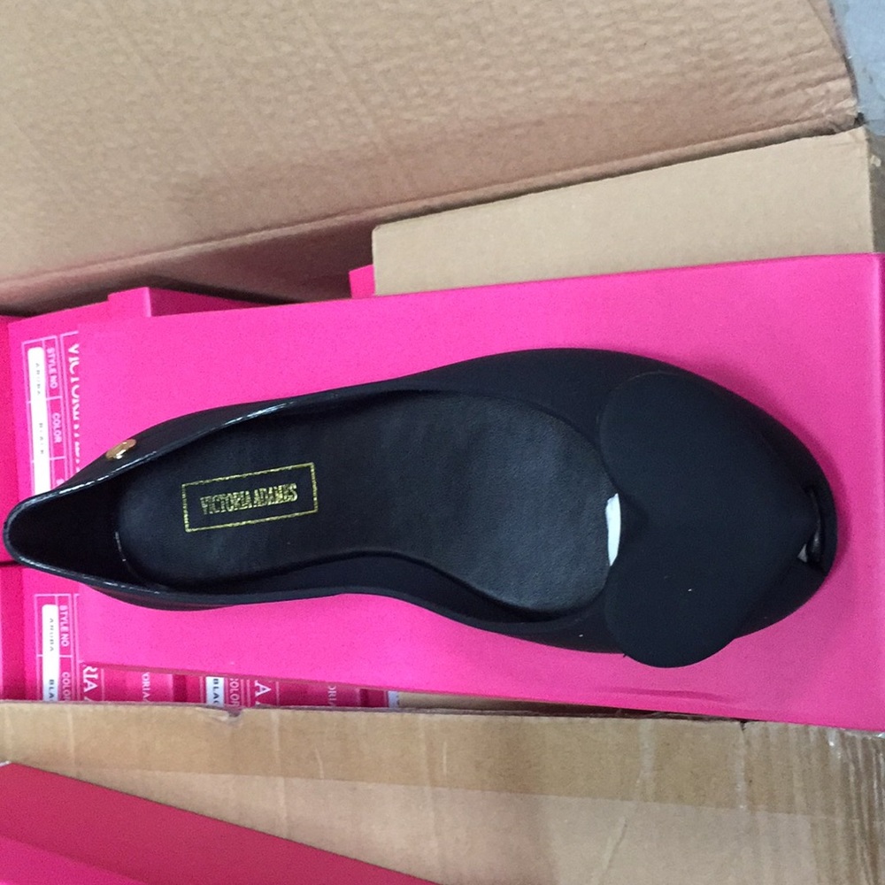 Ladies shoes called "Victoria Adames"